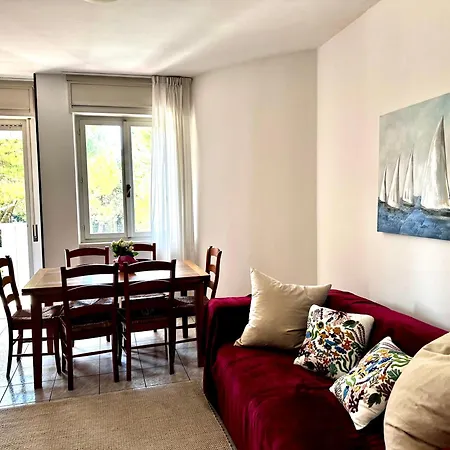 Golden Sunset Apartment